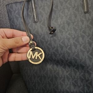 Michael Kors Jet Set Charm Tote